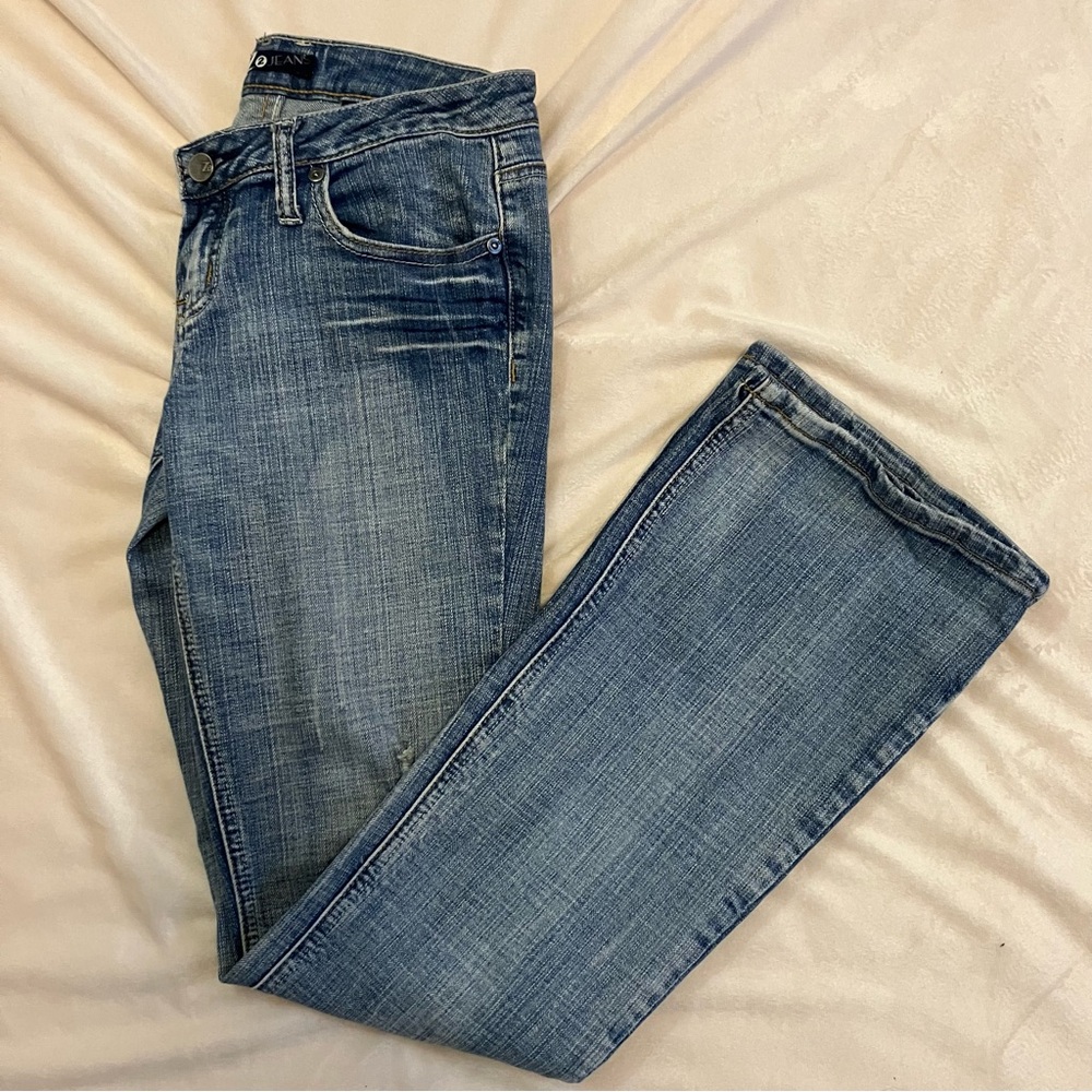 Distressed Y2K Z2 Jeans Bootcut Rhinestone Studded Denim Jeans Junior’s Size 7